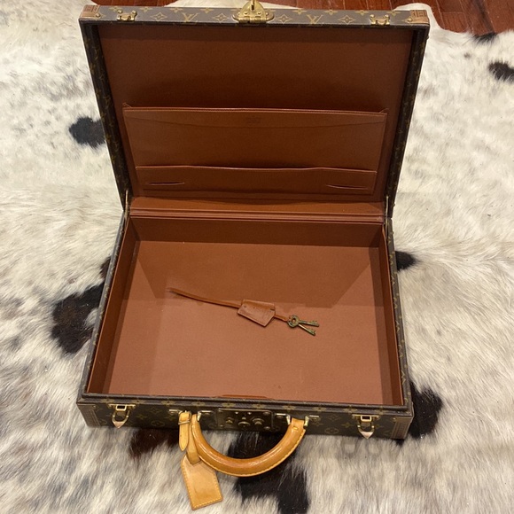 Louis Vitton President Briefcase. - Picture 3 of 4